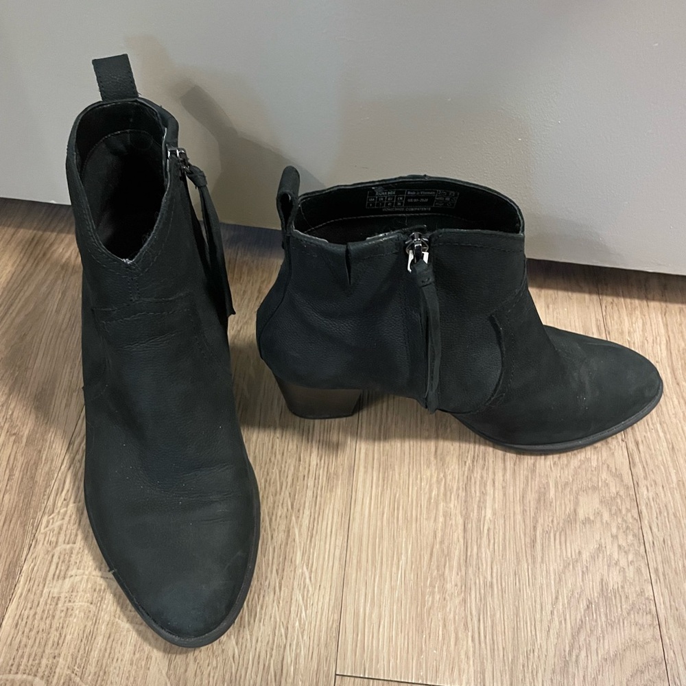 Vionic Black Ankle Booties